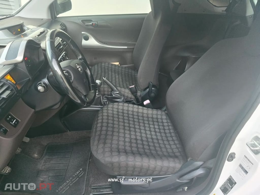 Toyota iQ 1.0 VVT-i 2 EP