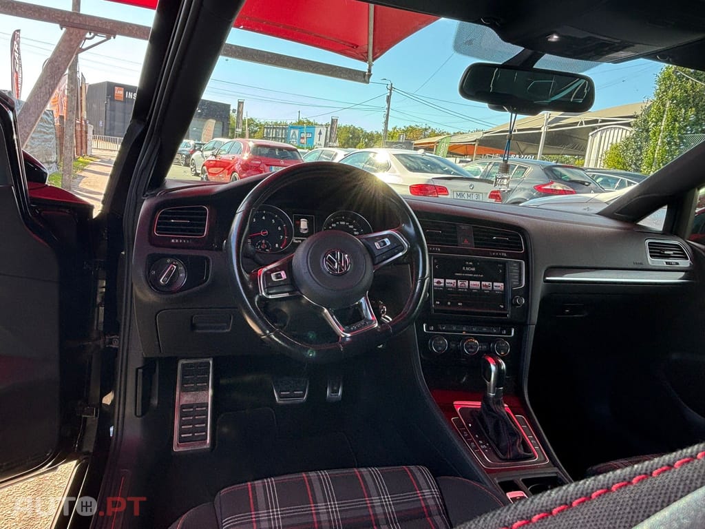 Volkswagen Golf 2.0 TSi GTi DSG Performance