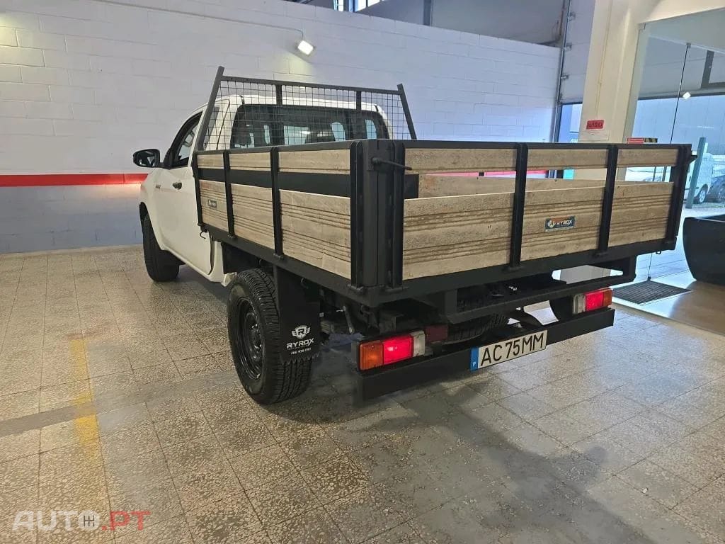 Toyota Hilux 2.4 D-4D 4WD CE CH