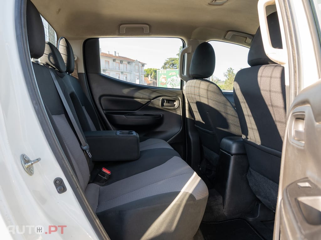Mitsubishi L200 2.3 DI-D CD Invite 4WD