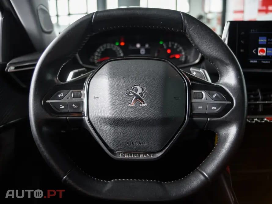 Peugeot 2008 PureTech 130 EAT8 Allure