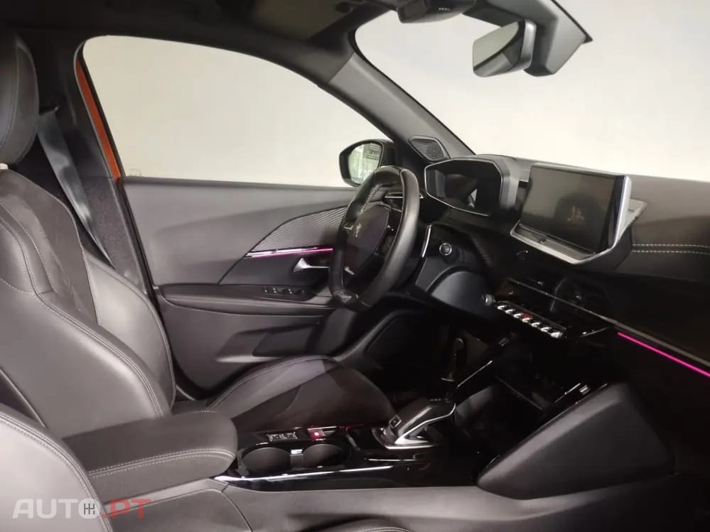 Peugeot 2008 1.2 PureTech GT EAT8