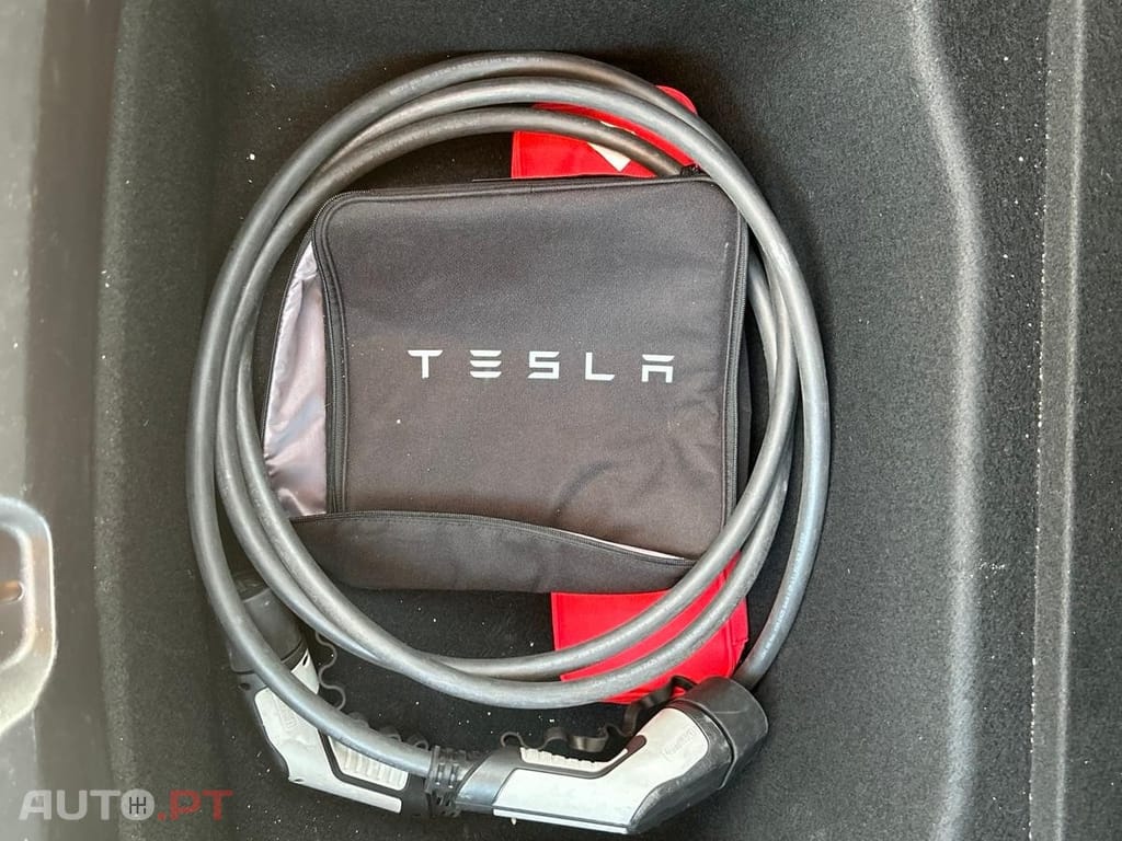 Tesla Model 3 Tração Traseira