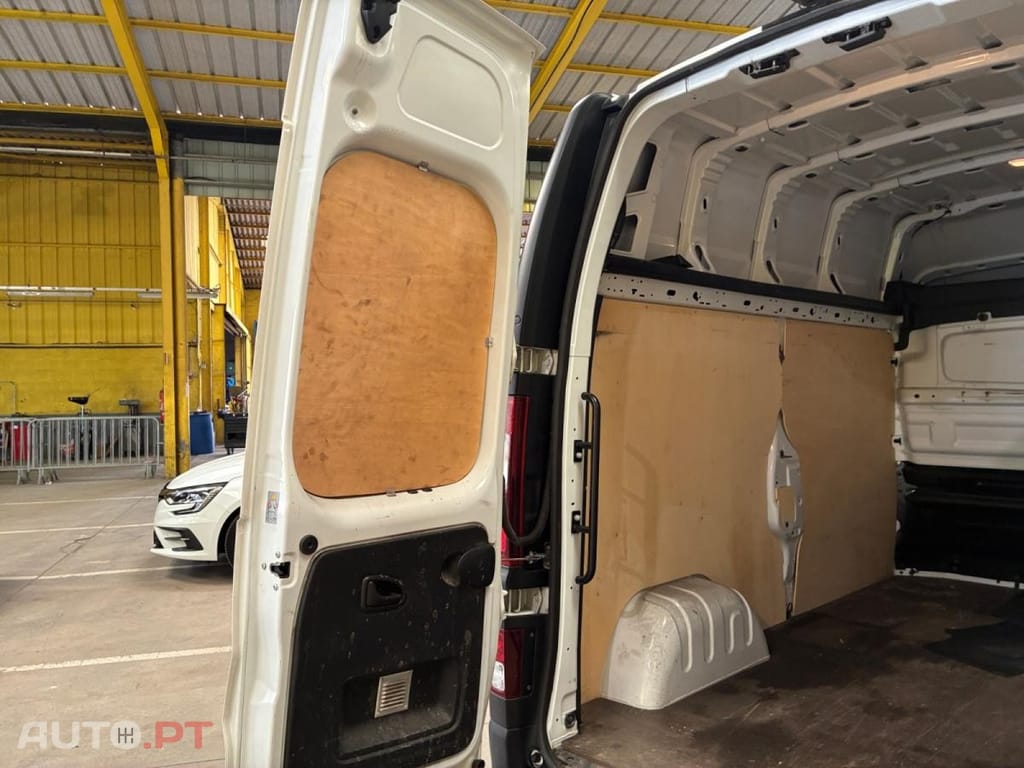 Renault Trafic 2.0 dCi L2H2 1.2T