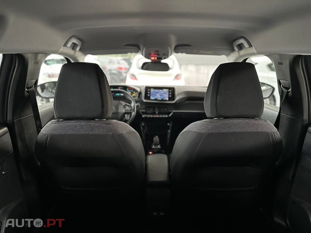 Peugeot E-2008 50 kWh Active Pack