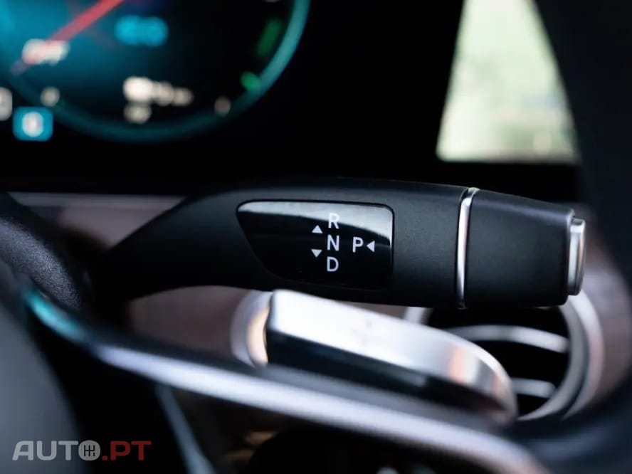 Mercedes-Benz E 300 de 9G-TRONIC AMG Line
