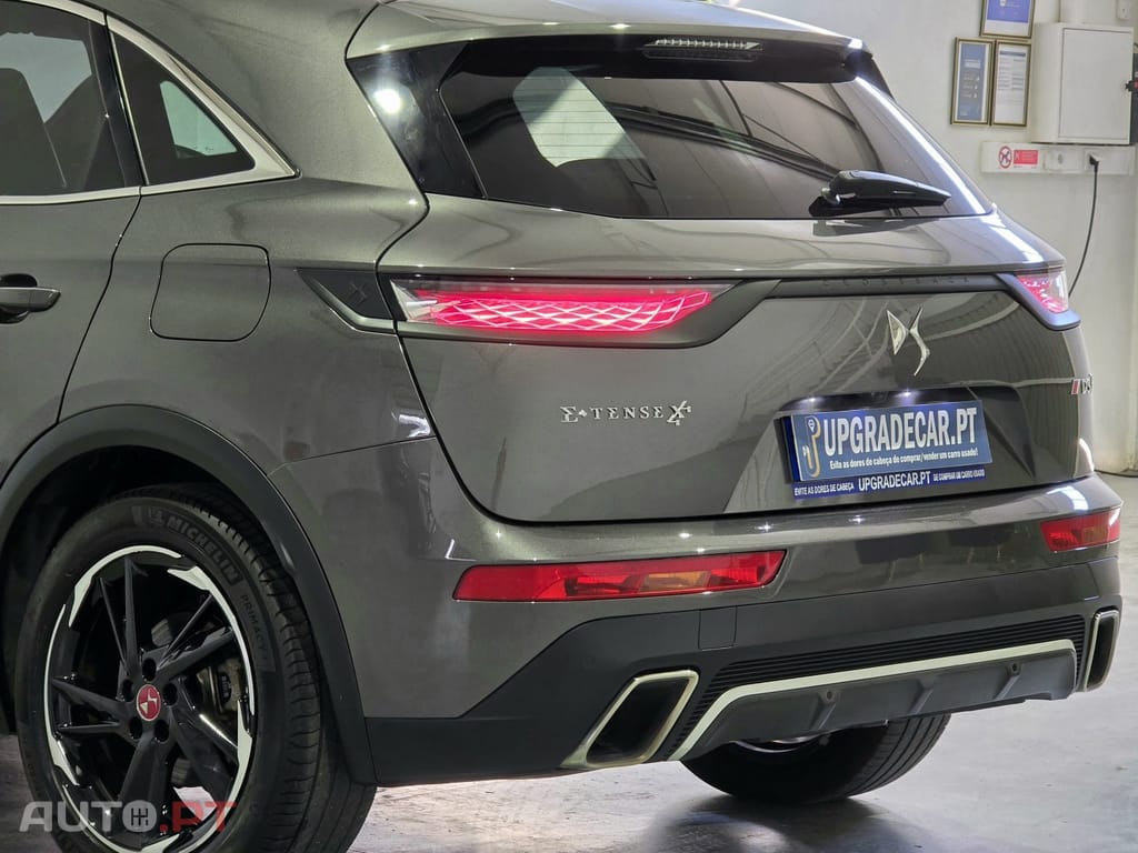 DS DS7 Crossback E-Tense Performance Line EAT8