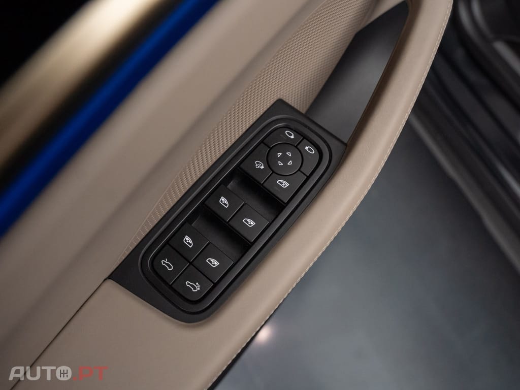 Porsche Macan Electric 4
