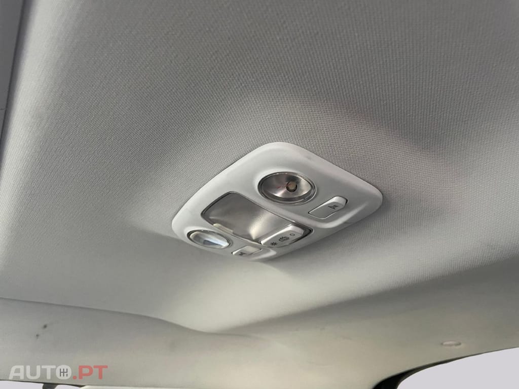 Peugeot 2008 1.2 e-THP GT Line