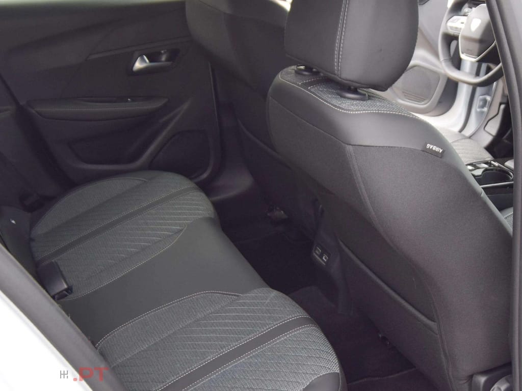 Peugeot 208 1.2 Hybrid Allure e-DCS6