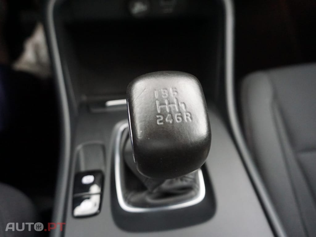 Volvo XC40 1.5 T2 Momentum Plus