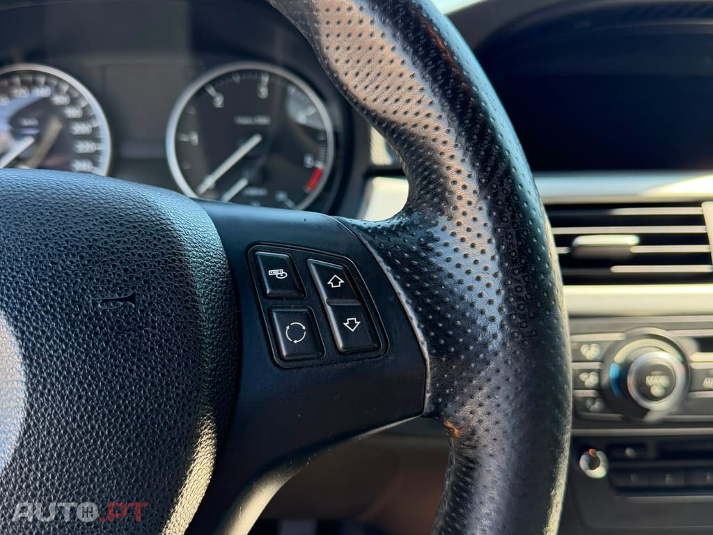 BMW 320 d Auto