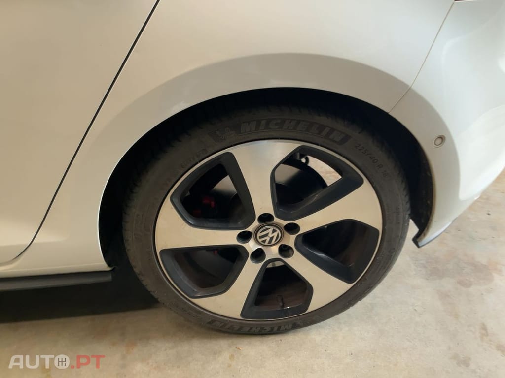 Volkswagen Golf 2.0 TSi GTi DSG Performance