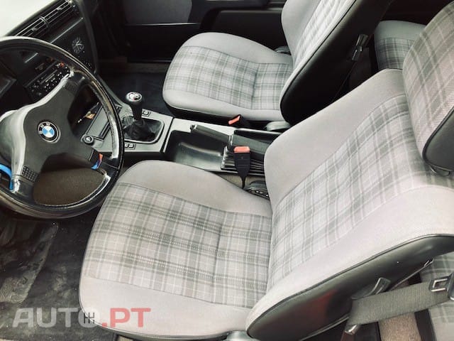 BMW 318 IS