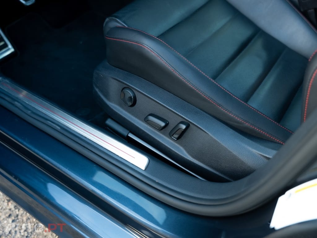 Volkswagen Golf 2.0 TSI GTI