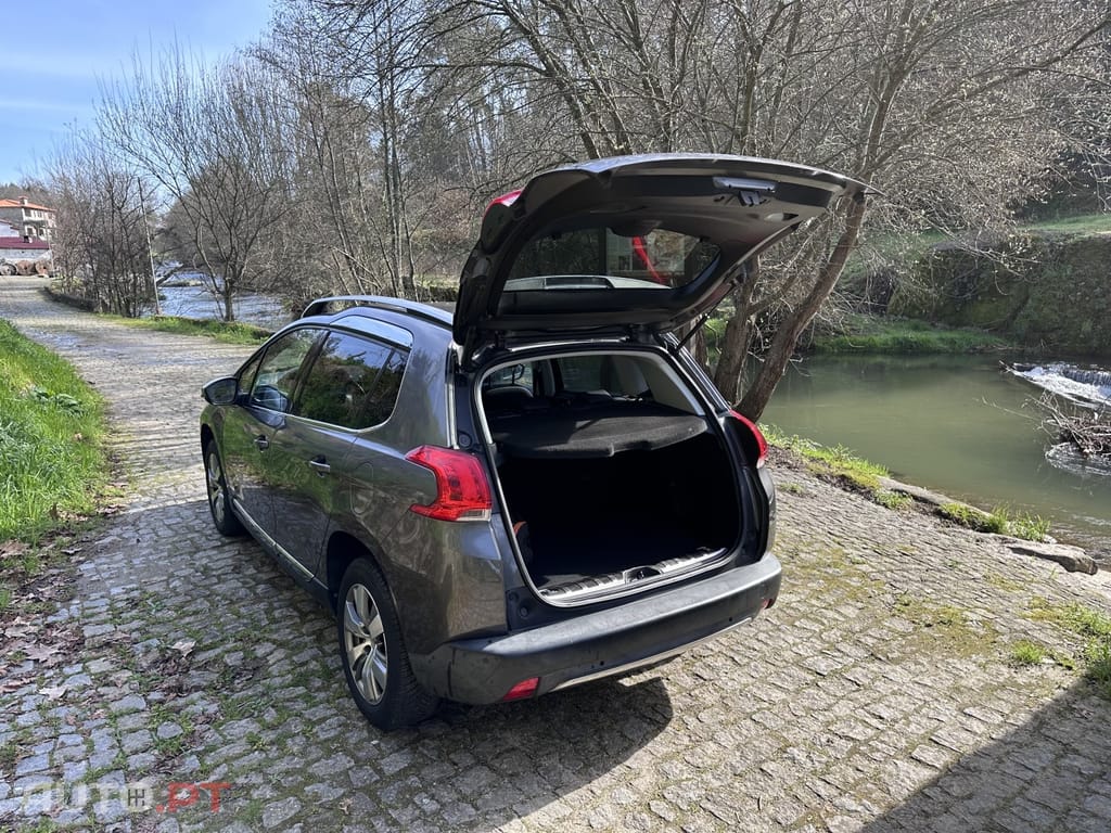 Peugeot 2008 PureTech 100 Allure