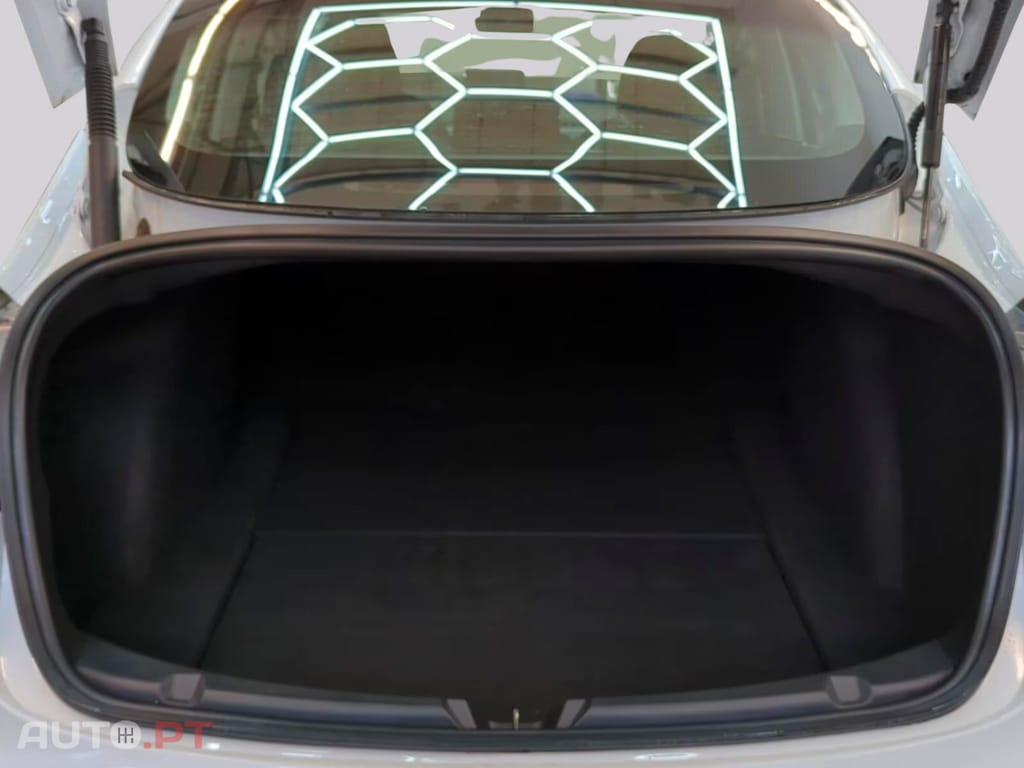 Tesla Model 3 Standard Range PLUS I.V.A DEDUTIVEL