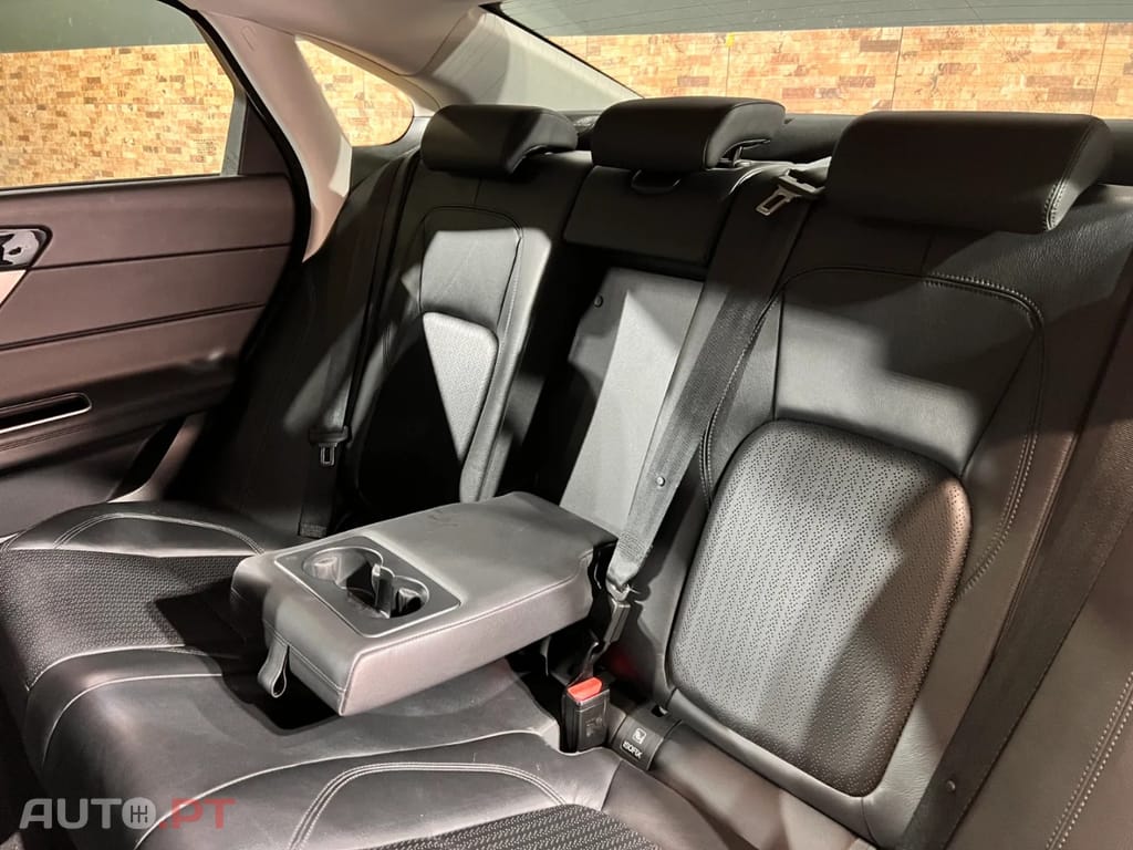 Jaguar XF 2.0 D