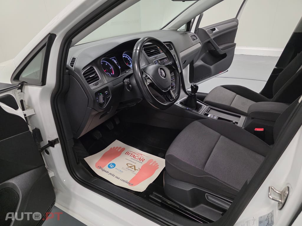 Volkswagen Golf 1.6 HDI CONFORTLINE
