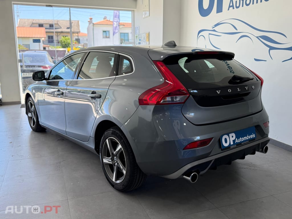 Volvo V40 2.0 D2 R-Design