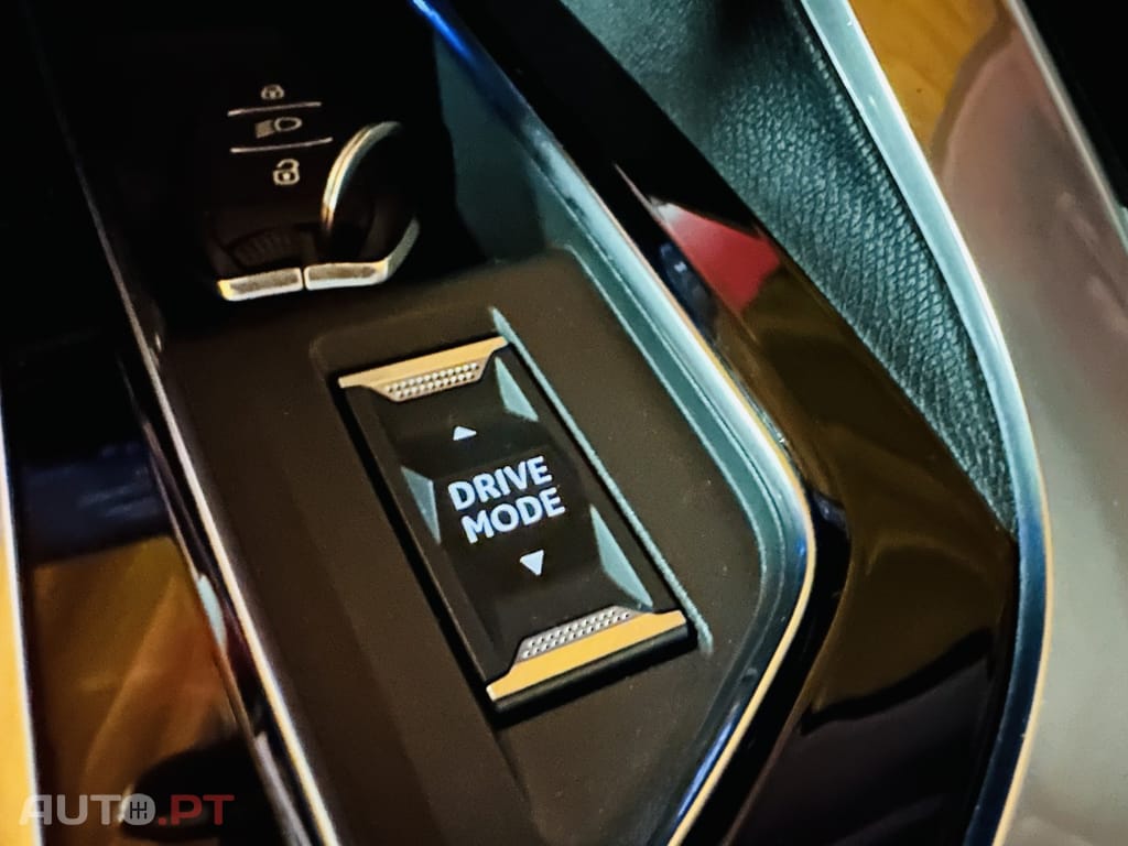 Peugeot 5008 1.2 PureTech Allure EAT8