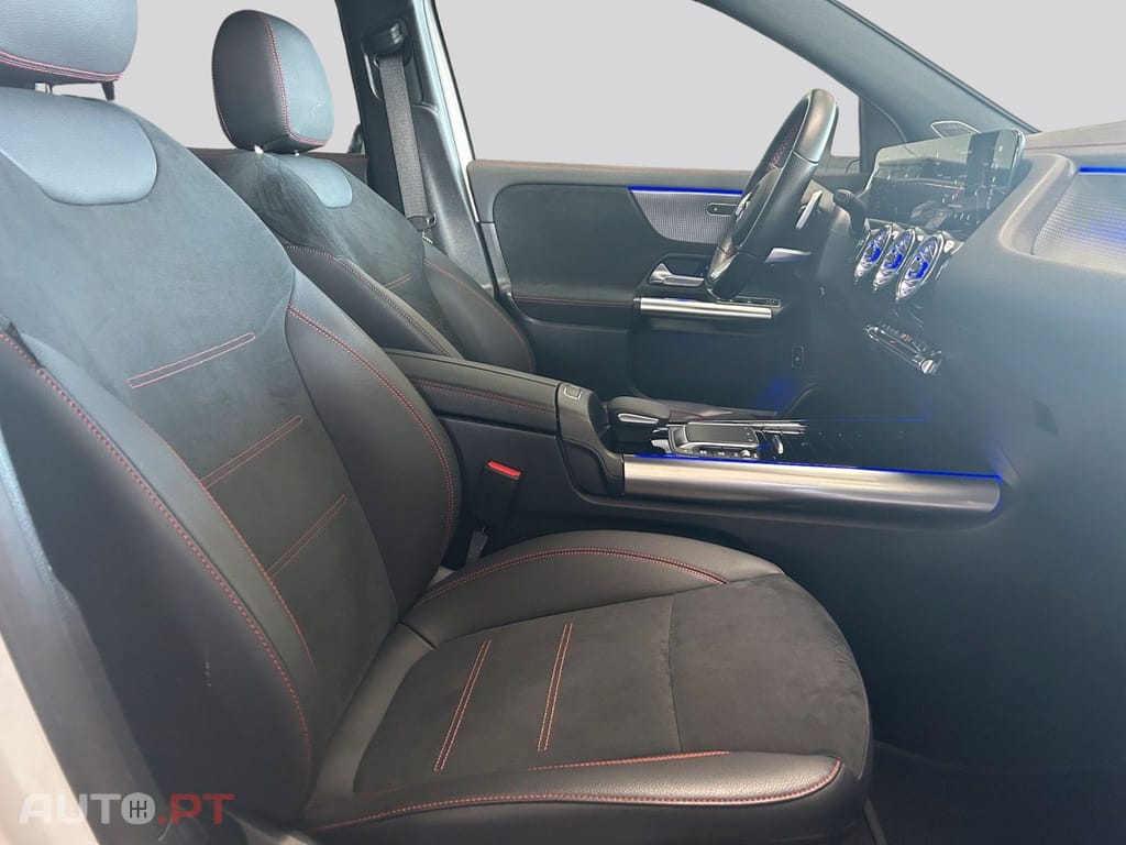 Mercedes-Benz EQA 250 AMG I.V.A DEDUTIVEL 
