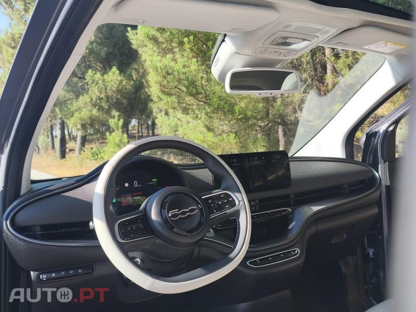 Fiat 500e La Prima