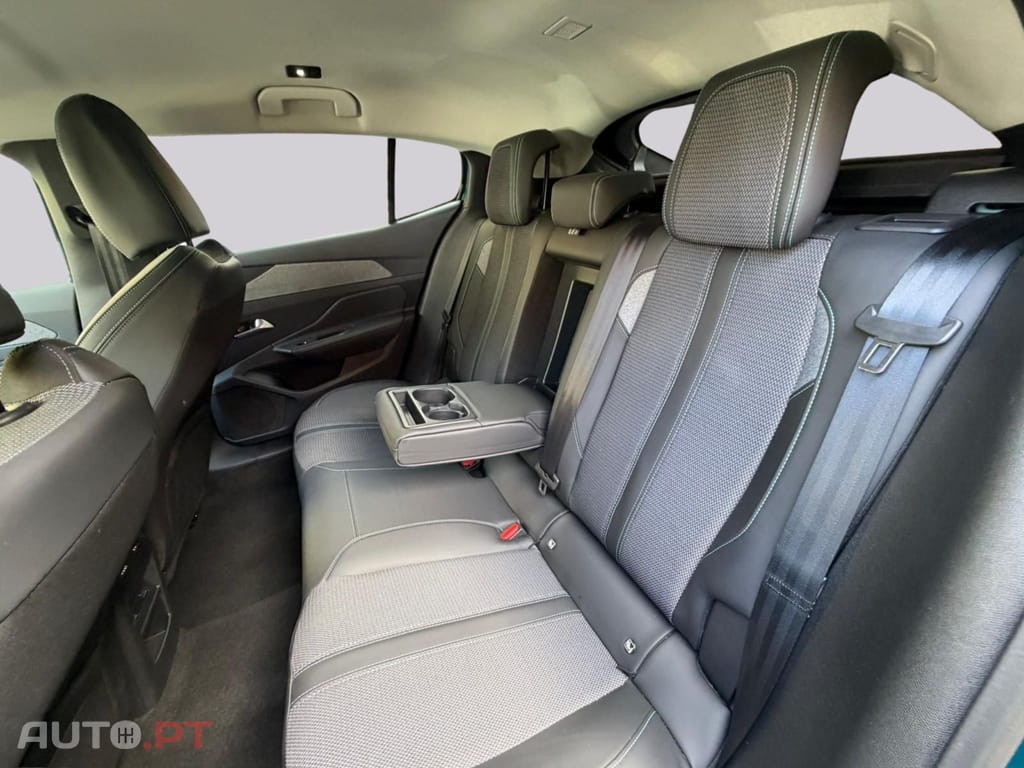 Peugeot 408 MHEV Allure