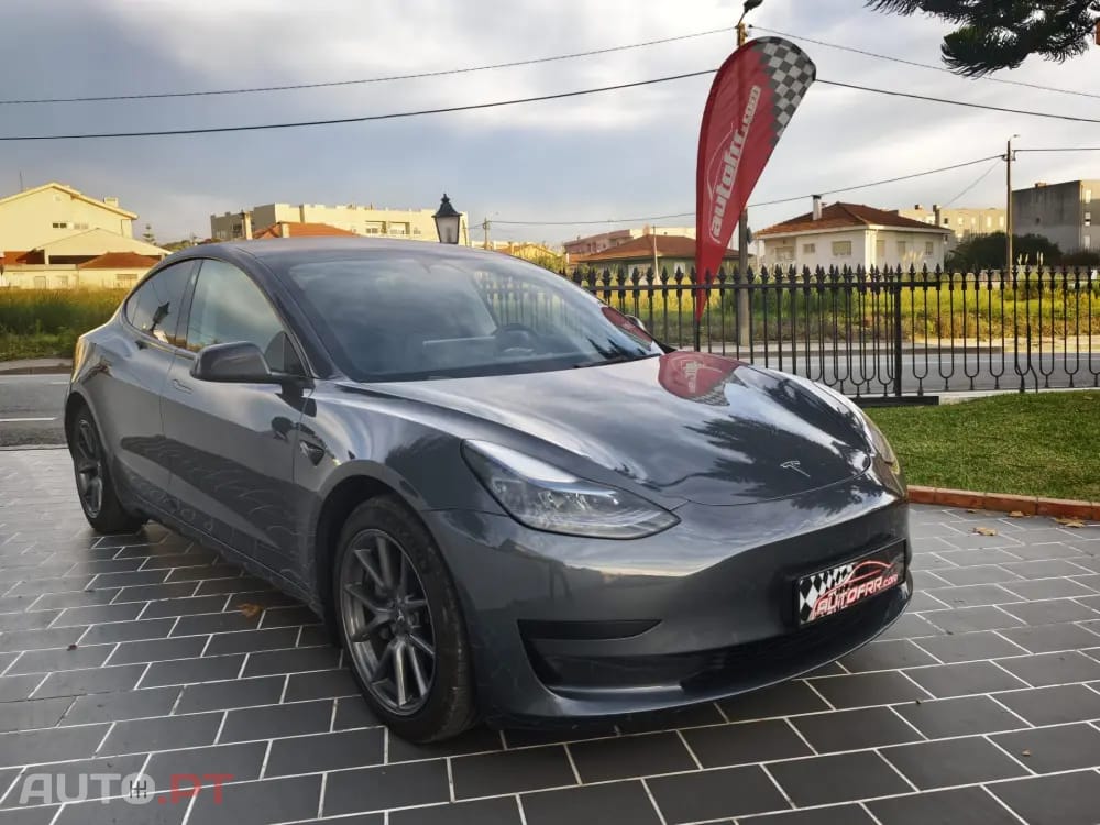Tesla Model 3 Standard Range Plus RWD