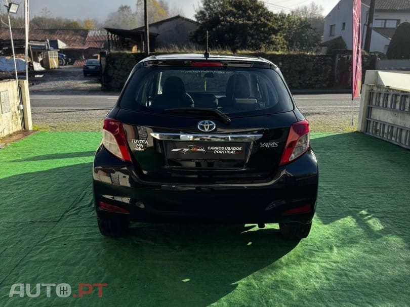 Toyota Yaris 1.33 VVT-i Sport+Navi