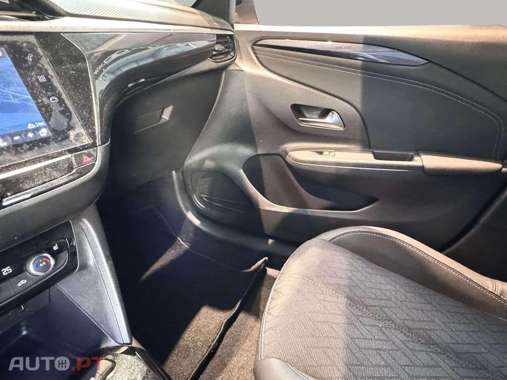 Opel Corsa-E 136CV Elegance 100% Elétrico