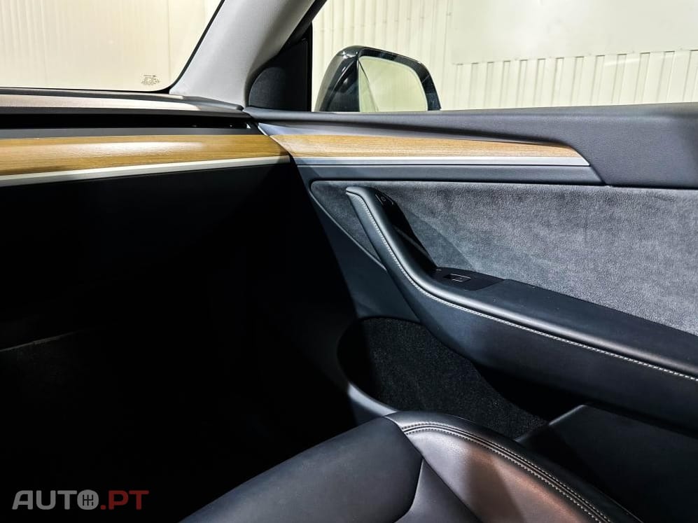 Tesla Model Y Long Range Dual Motor AWD