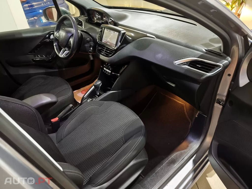 Peugeot 208 PureTech 110 Stop & Start EAT6 Tech Edition