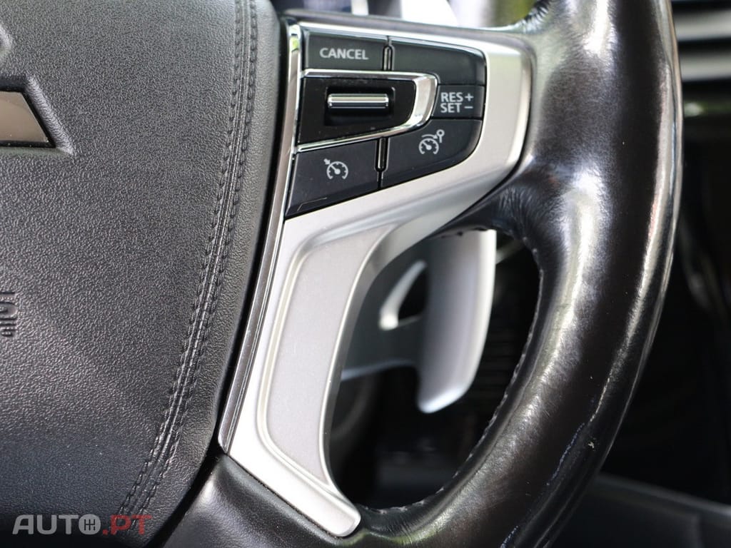 Mitsubishi Outlander 2.0 MIVEC Instyle Navi+