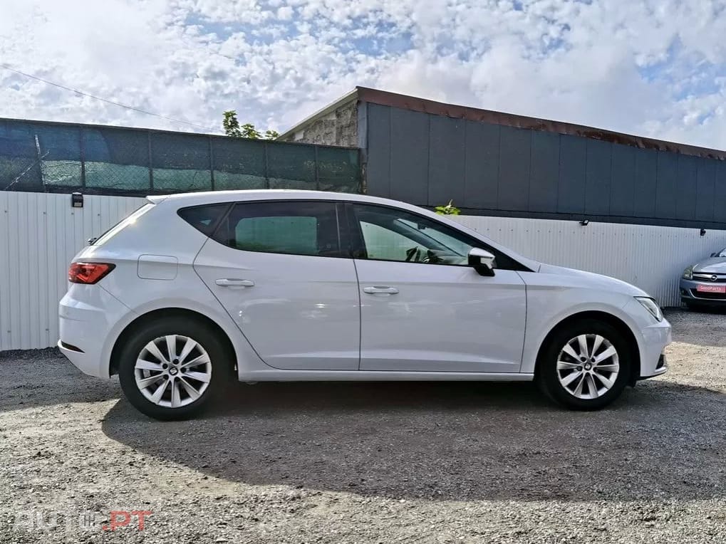SEAT Leon 1.0 TSI Xcellence — fotografia 10