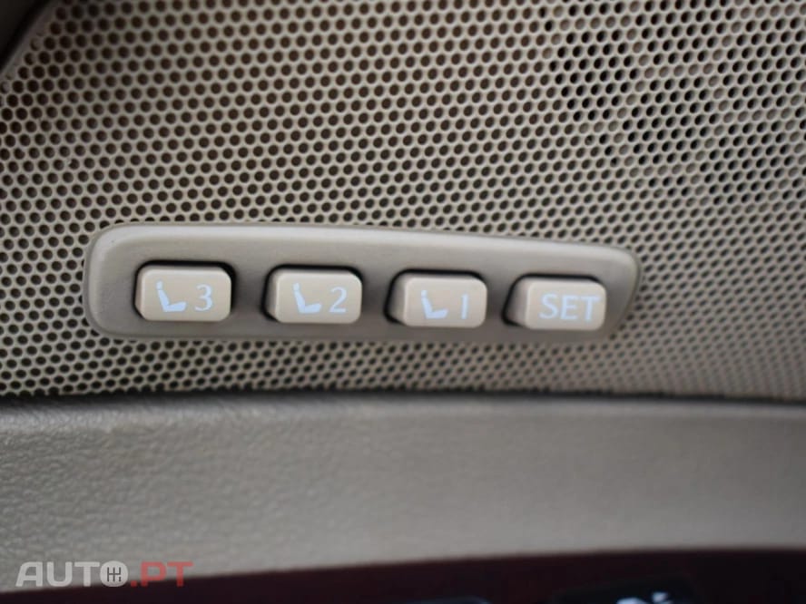 Lexus IS 220