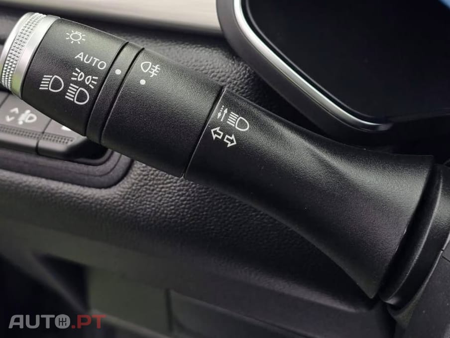 Renault Captur 1.6 E-TECH PLUG-IN INTENSE