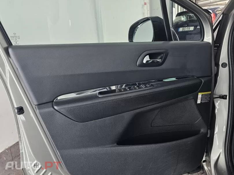 Peugeot 3008 2.0 HDi Hybrid4 88g