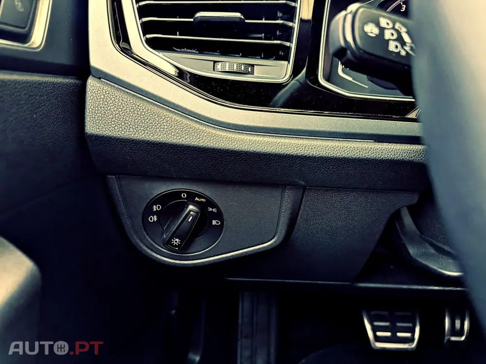 Volkswagen Taigo 1.0 TSI R-Line DSG