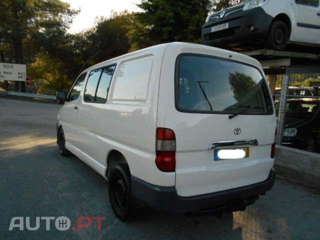 Toyota HiAce 2.5D-4D 6Lugares