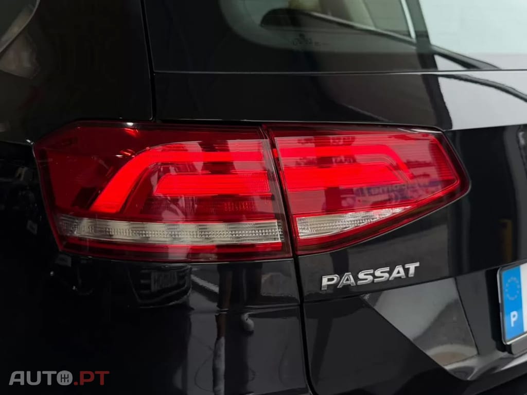 Volkswagen Passat Variant 1.6 TDI Confortline — fotografia 15