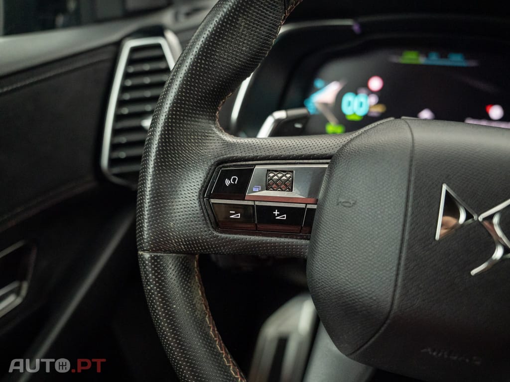 DS DS7 Crossback E-Tense Performance Line EAT8