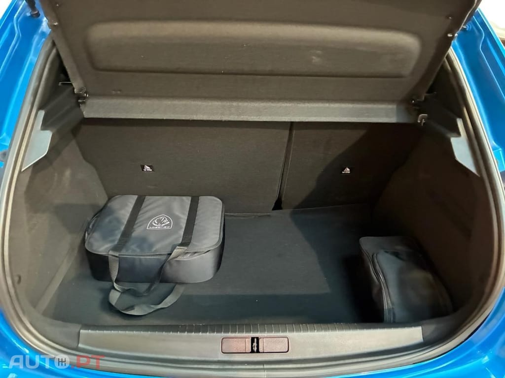 Peugeot E-208 50 kWh Allure Pack