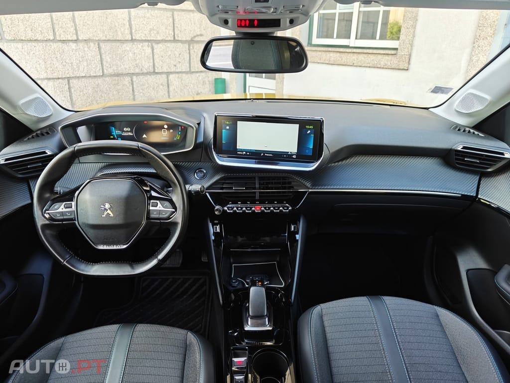 Peugeot E-208 50 kWh Allure Pack