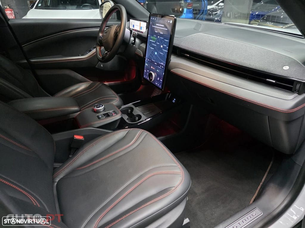 Ford Mustang Mach-E AWD PREMIUM