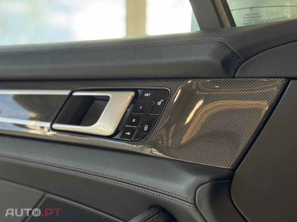 Porsche Panamera 4 E-Hybrid