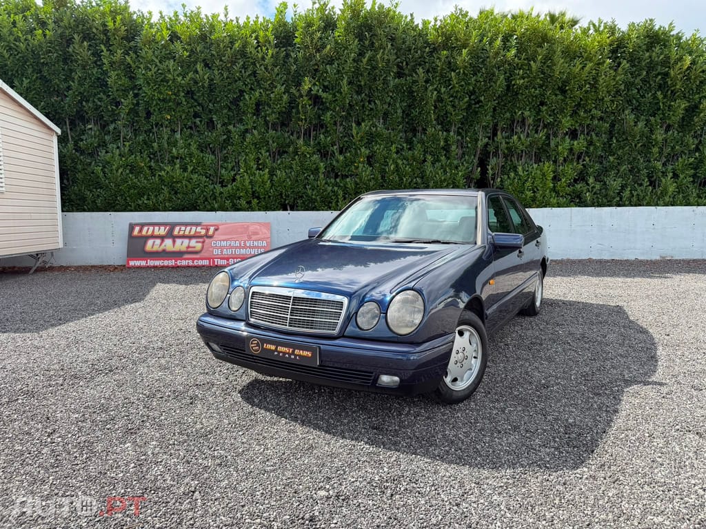 Mercedes-Benz E 220 D Classic