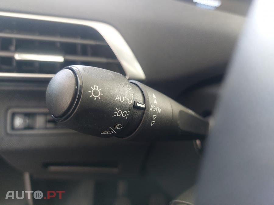 Peugeot 3008 1.5 BlueHDi Active