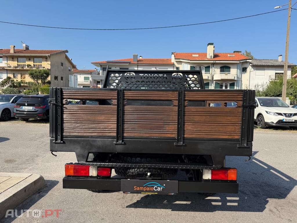 Toyota Hilux 2.4 D-4D 4WD CD CH
