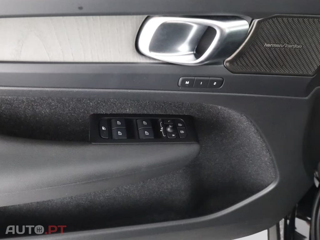Volvo XC40 T5 RECHARGE INSCRIPTION I.V.A DEDUTIVEL 